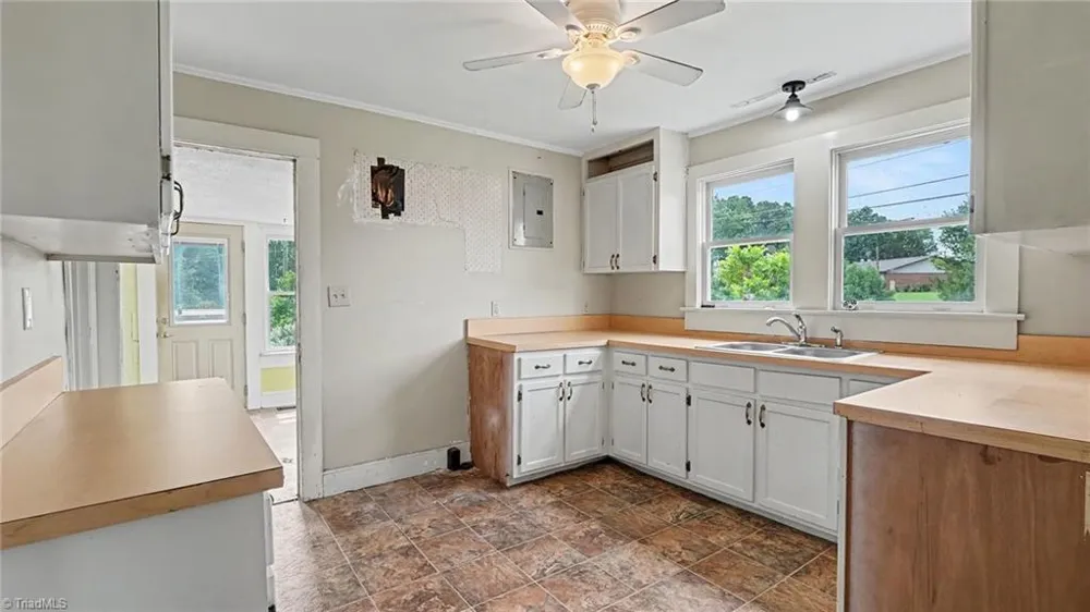 4516 Branson Davis Road Sophia, NC 27350