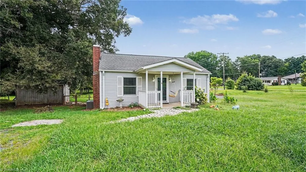 4516 Branson Davis Road Sophia, NC 27350