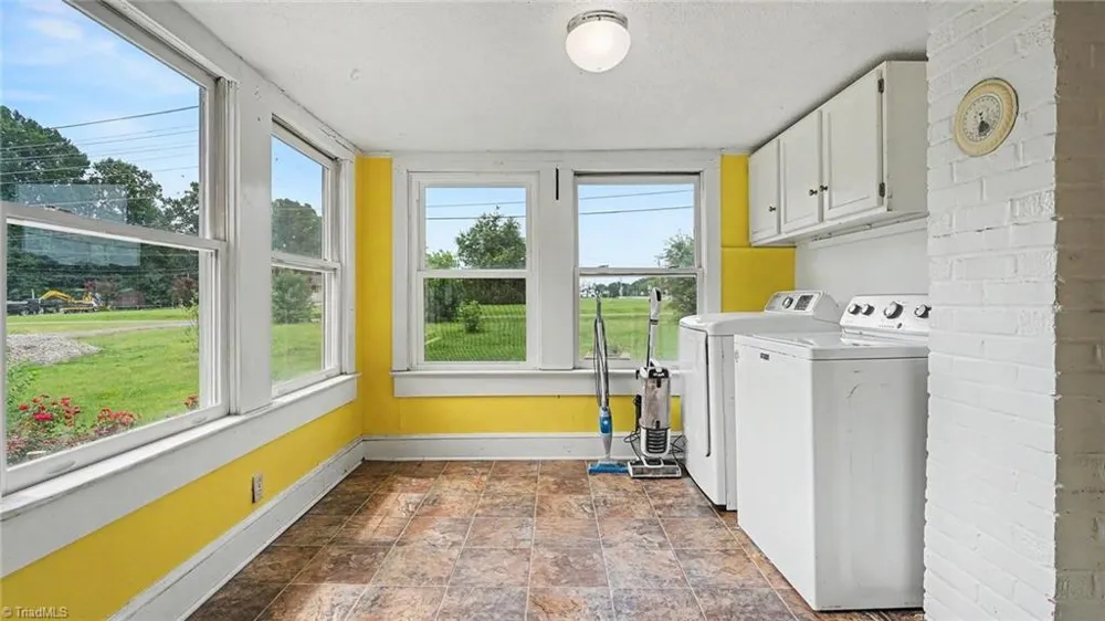 4516 Branson Davis Road Sophia, NC 27350
