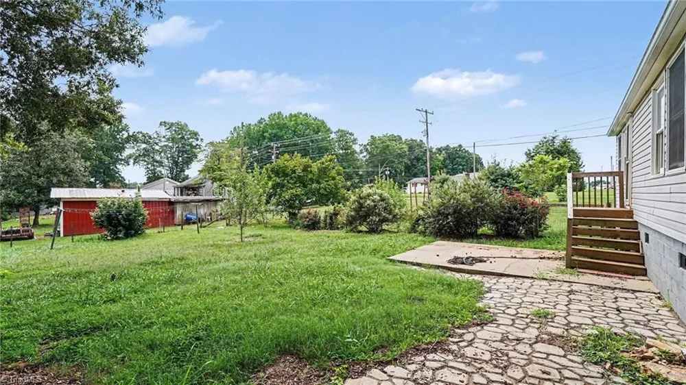 4516 Branson Davis Road Sophia, NC 27350