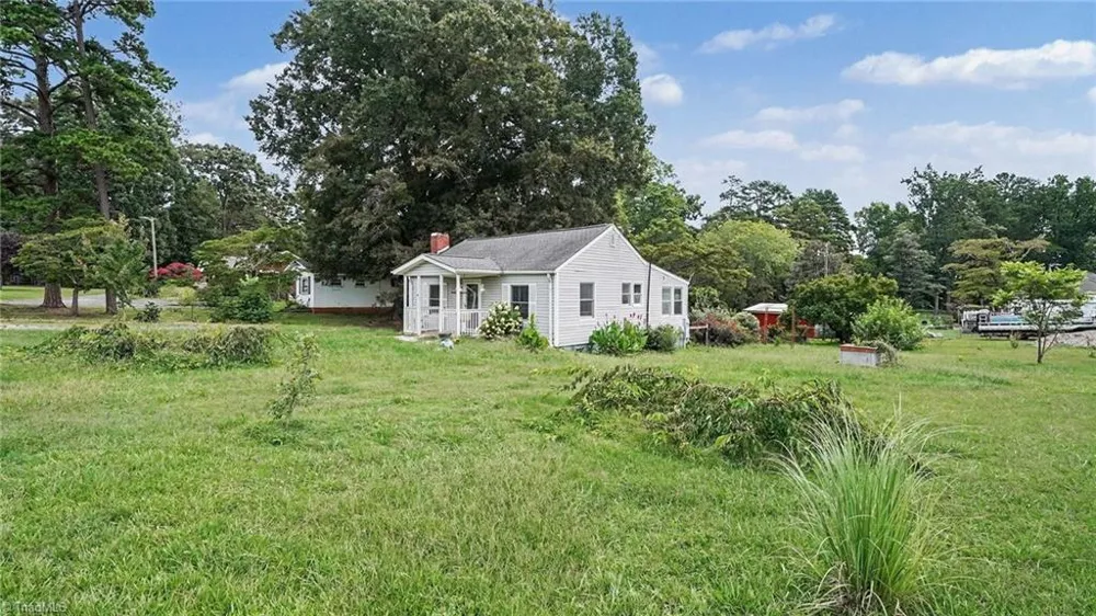 4516 Branson Davis Road Sophia, NC 27350