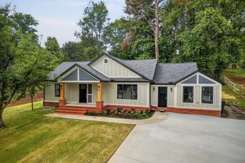 303 Westwood Dr
