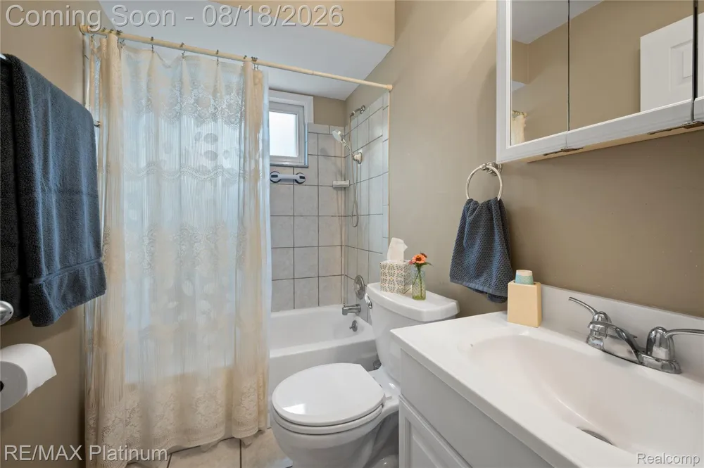 190 Noble Street Milford Village, MI 48381