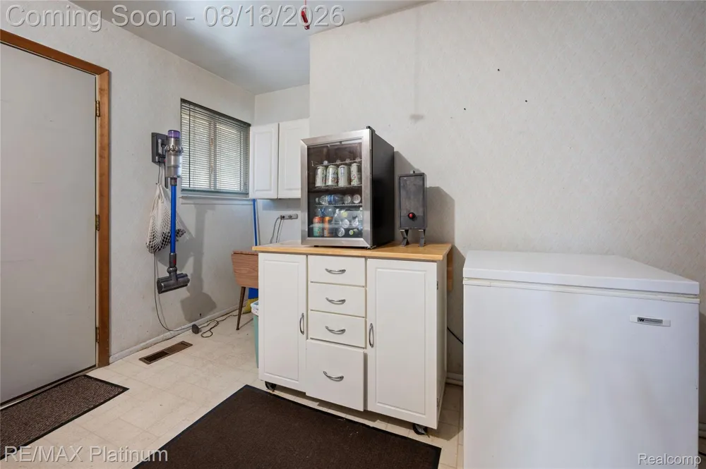 190 Noble Street Milford Village, MI 48381