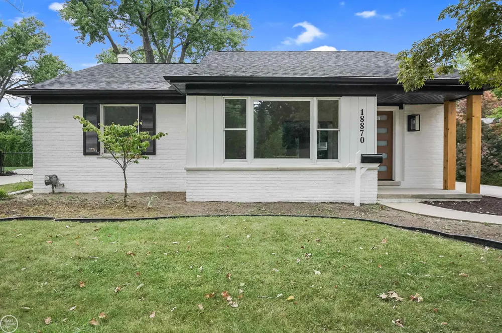 18870 Beverly Road Beverly Hills Village, MI 48025