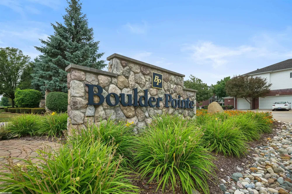 6986 Boulder Pointe Court Washington Township, MI 48094