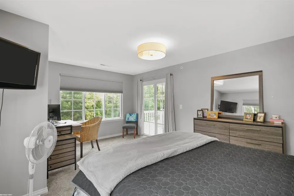 6986 Boulder Pointe Court Washington Township, MI 48094