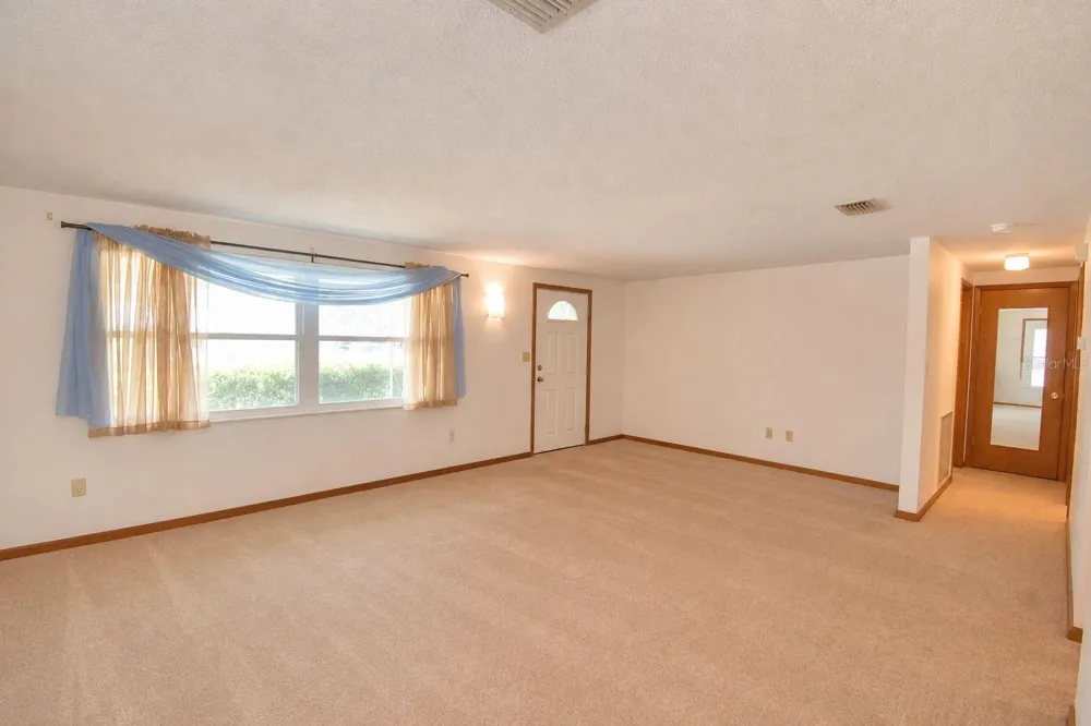 2521 MCCRANIE PLACE Lakeland, FL 33801