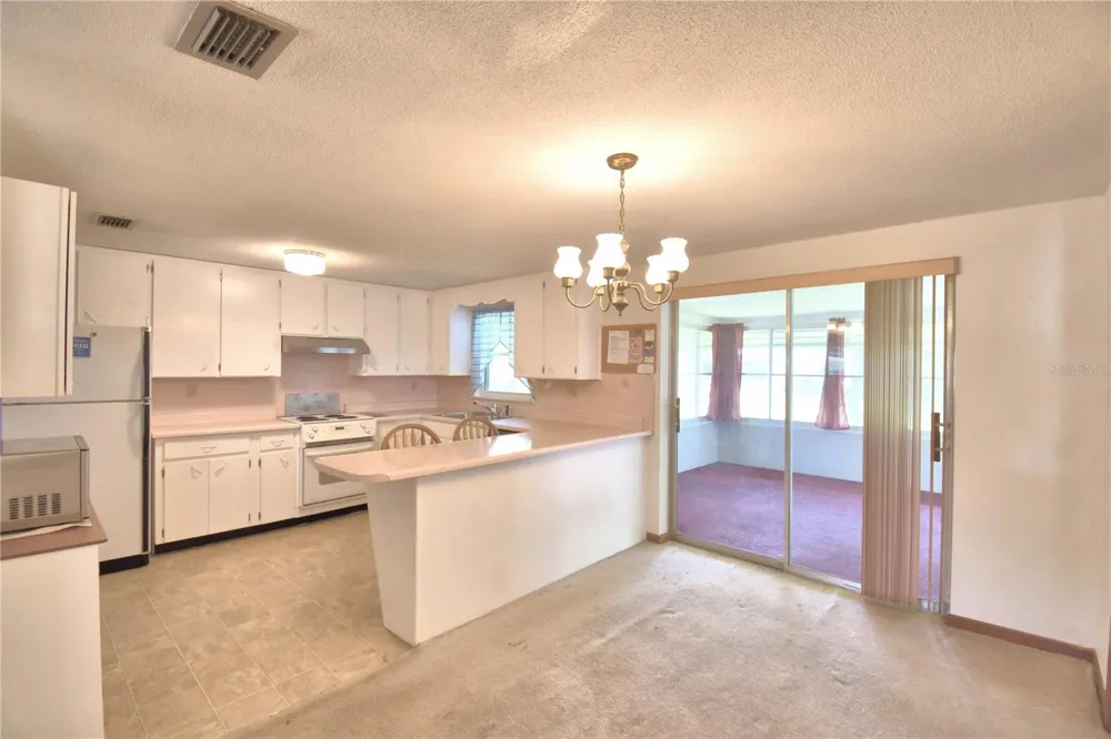 2521 MCCRANIE PLACE Lakeland, FL 33801