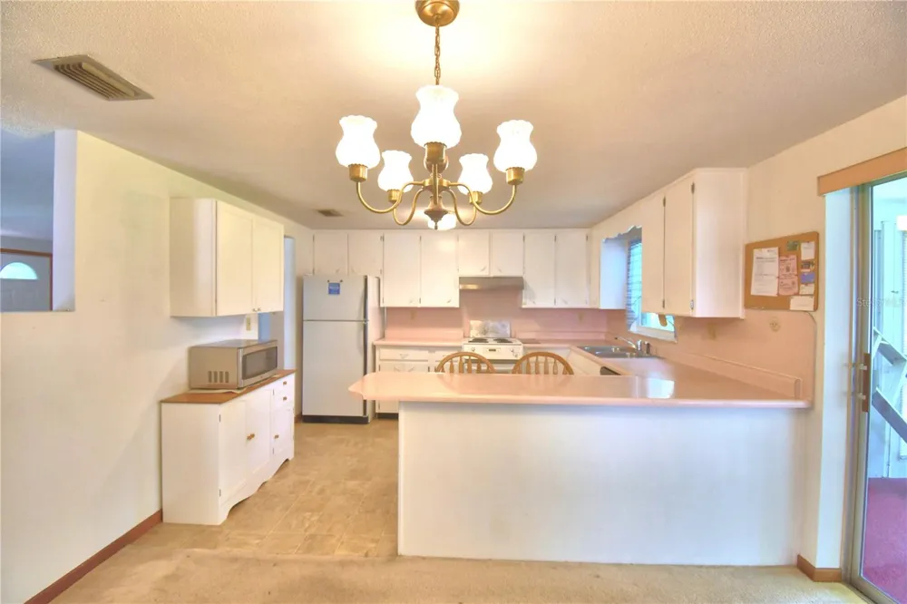 2521 MCCRANIE PLACE Lakeland, FL 33801