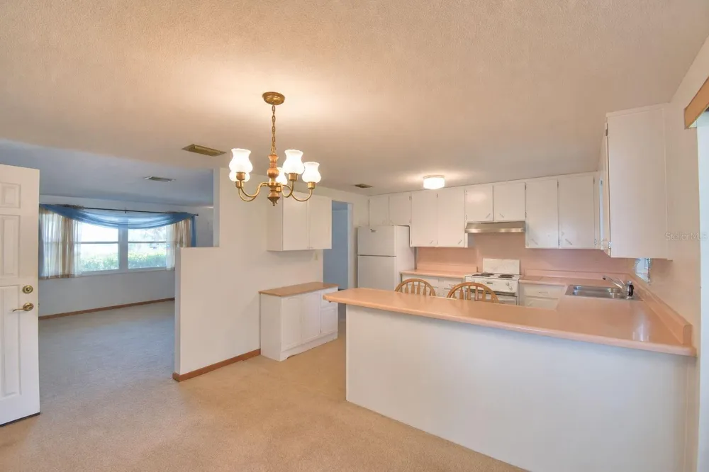2521 MCCRANIE PLACE Lakeland, FL 33801