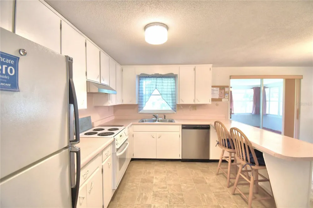 2521 MCCRANIE PLACE Lakeland, FL 33801