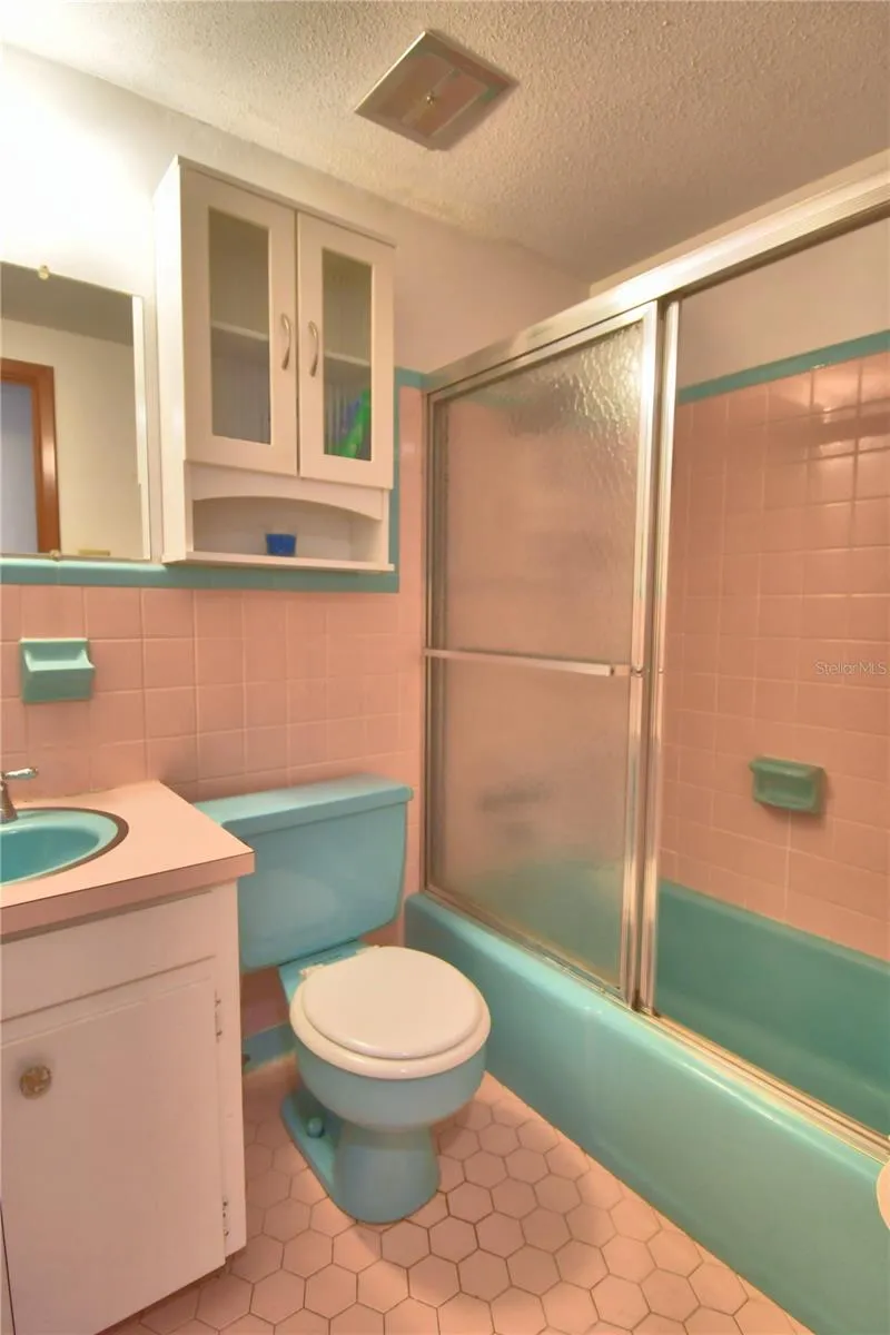 2521 MCCRANIE PLACE Lakeland, FL 33801