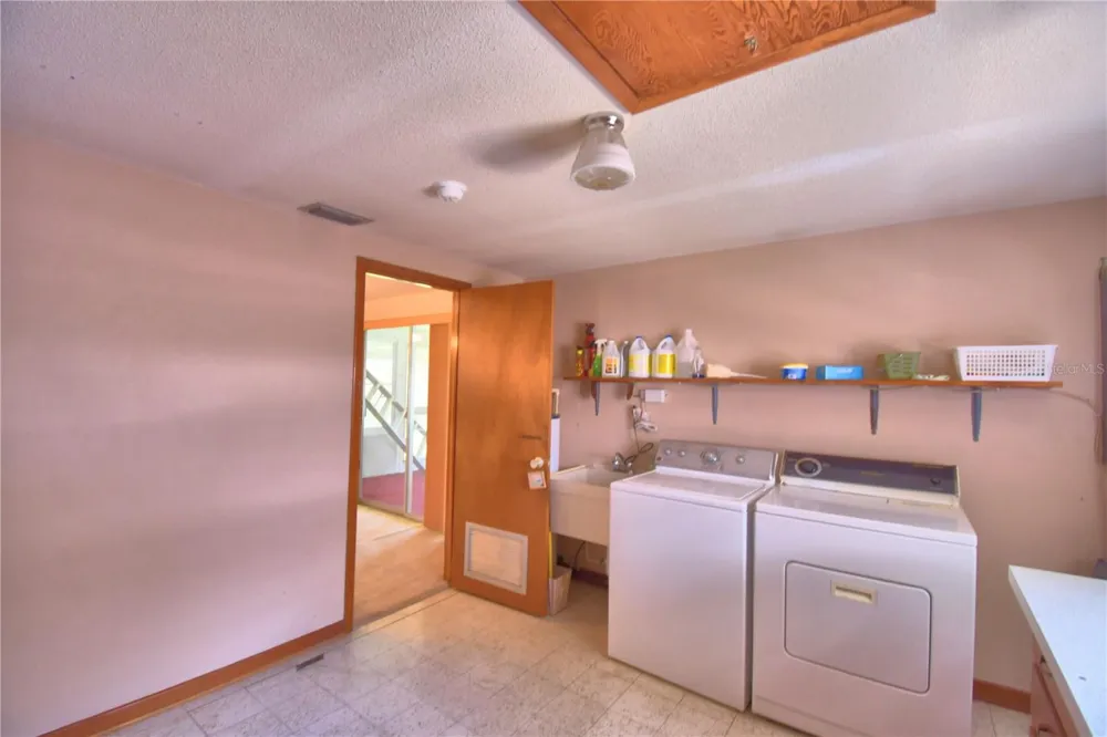 2521 MCCRANIE PLACE Lakeland, FL 33801