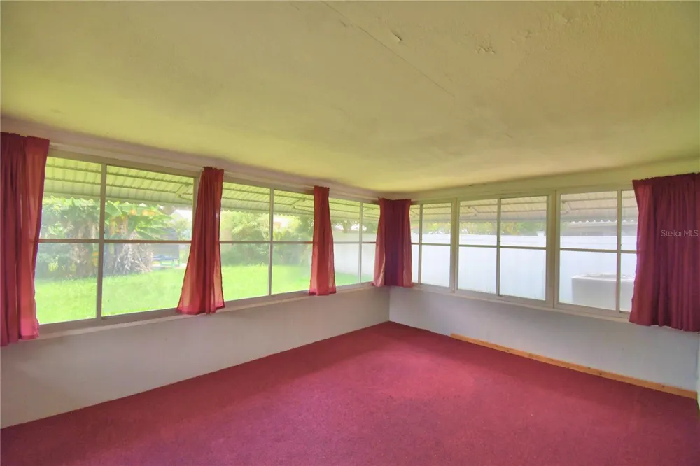 2521 MCCRANIE PLACE Lakeland, FL 33801