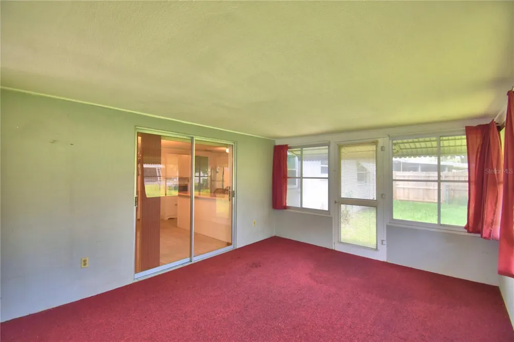 2521 MCCRANIE PLACE Lakeland, FL 33801