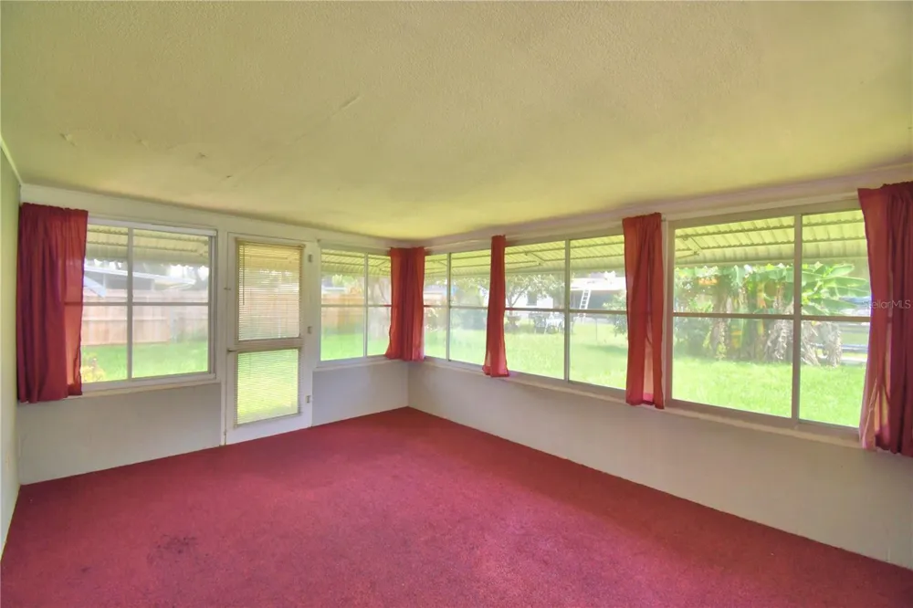 2521 MCCRANIE PLACE Lakeland, FL 33801