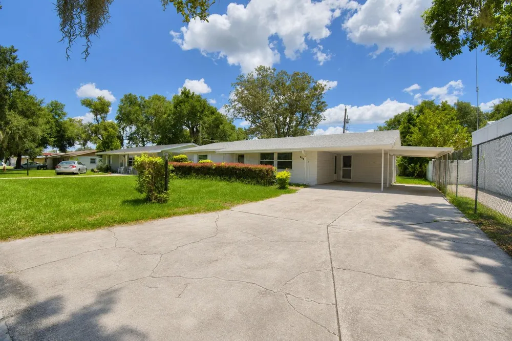 2521 MCCRANIE PLACE Lakeland, FL 33801