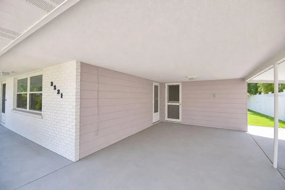 2521 MCCRANIE PLACE Lakeland, FL 33801