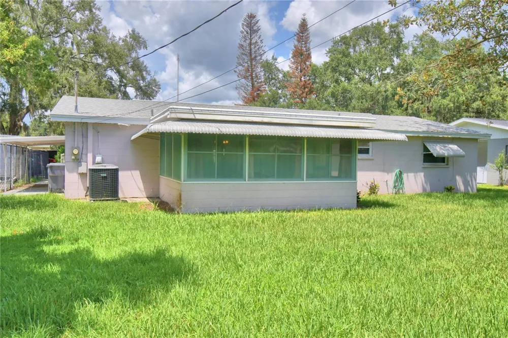 2521 MCCRANIE PLACE Lakeland, FL 33801