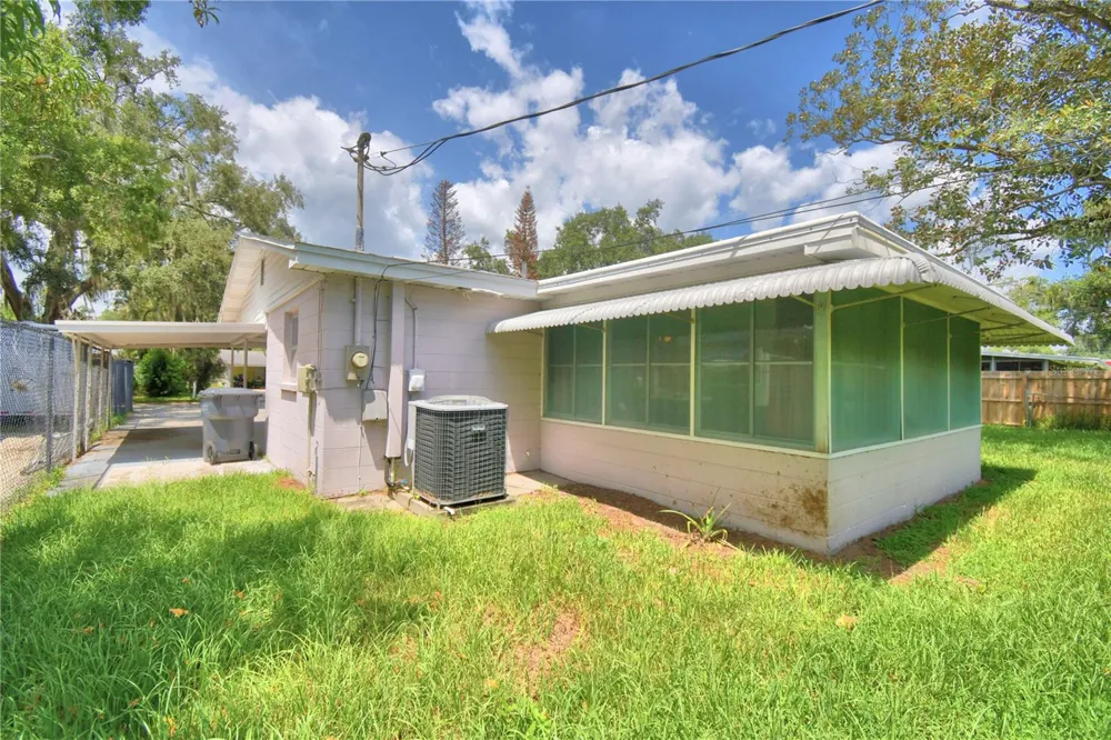 2521 MCCRANIE PLACE Lakeland, FL 33801