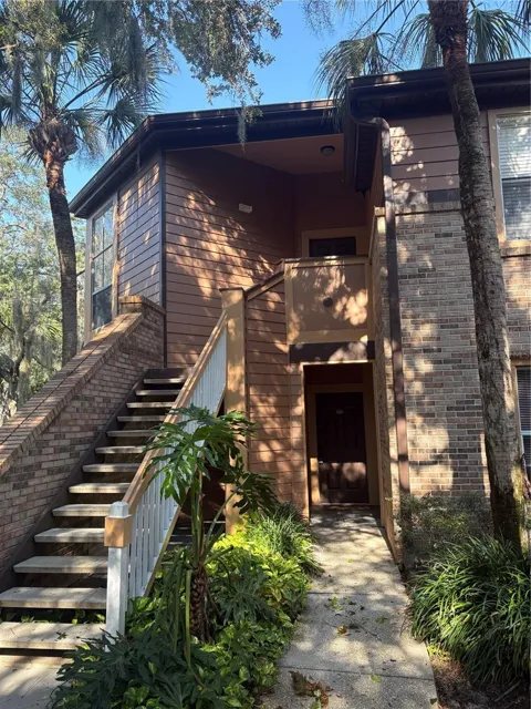486 PIN OAK PLACE #100