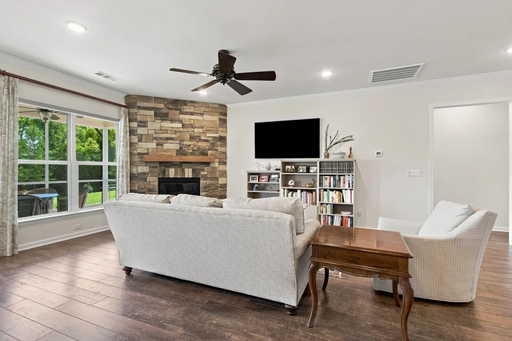 1022 Coffee Rdg Spring Hill, TN 37174