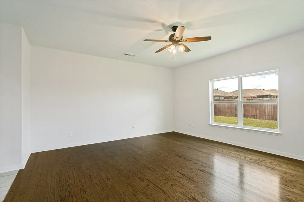 215 SILVERLEAF DRIVE Princeton, TX 75407