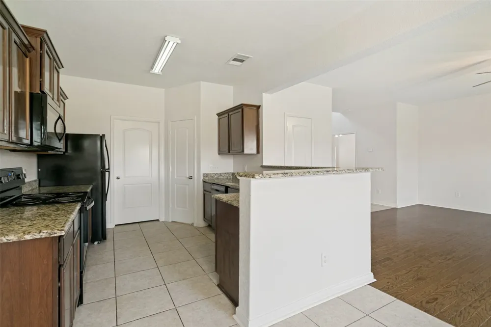 215 SILVERLEAF DRIVE Princeton, TX 75407