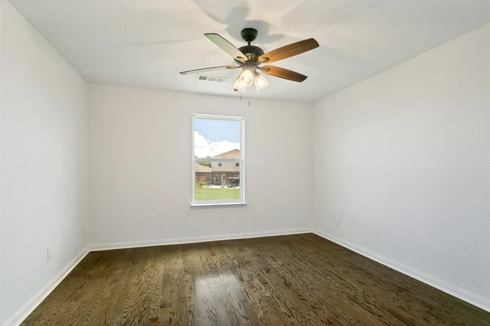 215 SILVERLEAF DRIVE Princeton, TX 75407