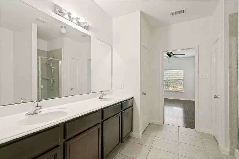 215 SILVERLEAF DRIVE Princeton, TX 75407