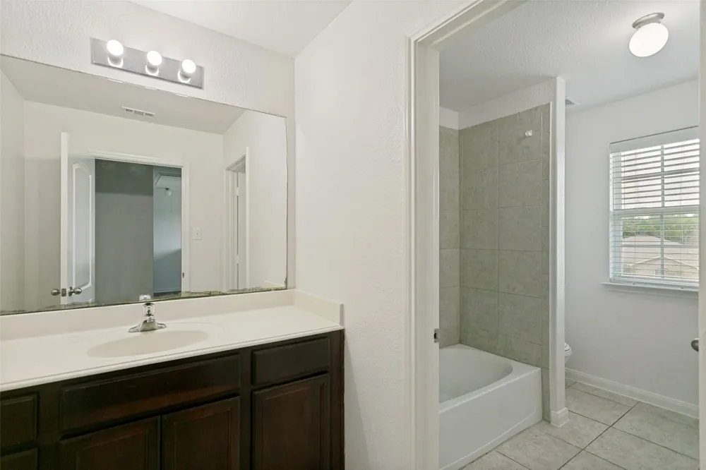 215 SILVERLEAF DRIVE Princeton, TX 75407