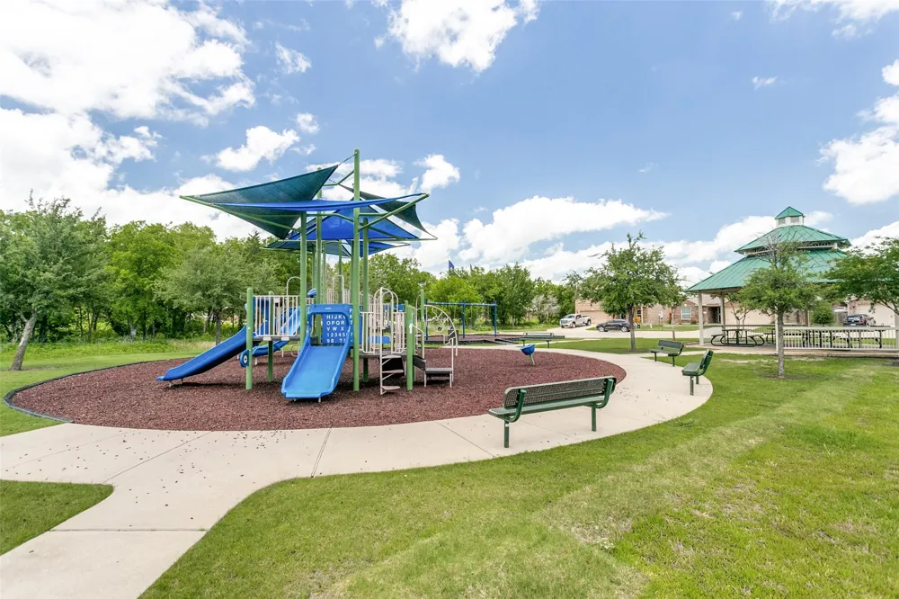 215 SILVERLEAF DRIVE Princeton, TX 75407