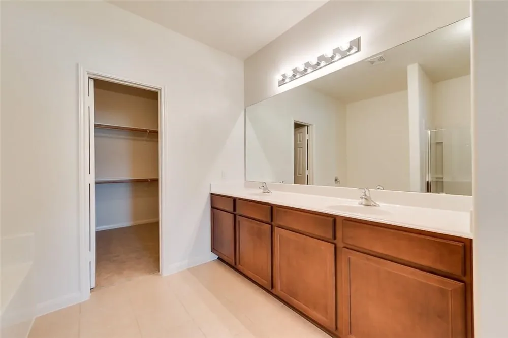 215 SILVERLEAF DRIVE Princeton, TX 75407