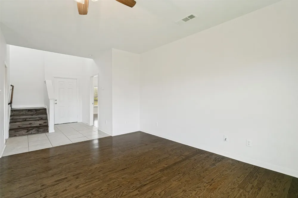215 SILVERLEAF DRIVE Princeton, TX 75407