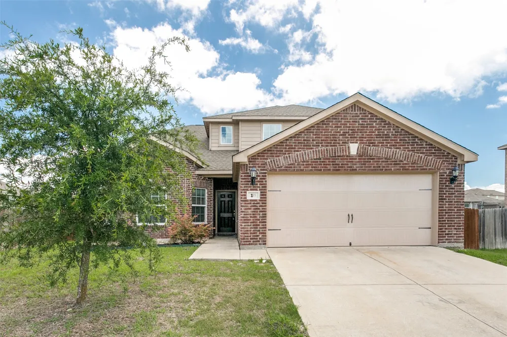 215 SILVERLEAF DRIVE Princeton, TX 75407