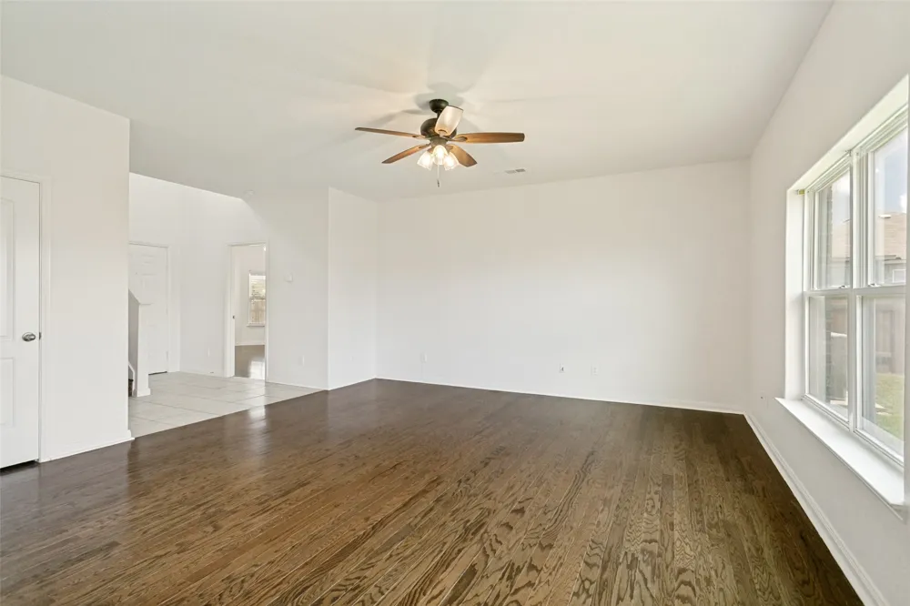 215 SILVERLEAF DRIVE Princeton, TX 75407