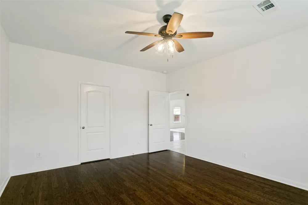 215 SILVERLEAF DRIVE Princeton, TX 75407