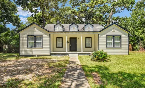 2642 Cedar Drive