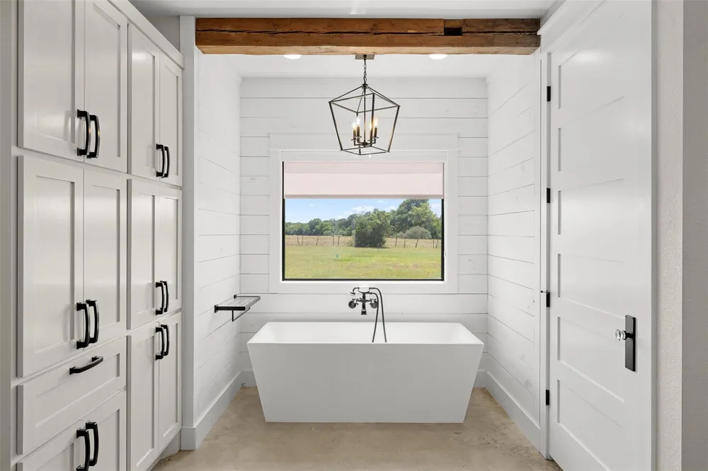 1847 County Road 202 Caldwell, TX 77836