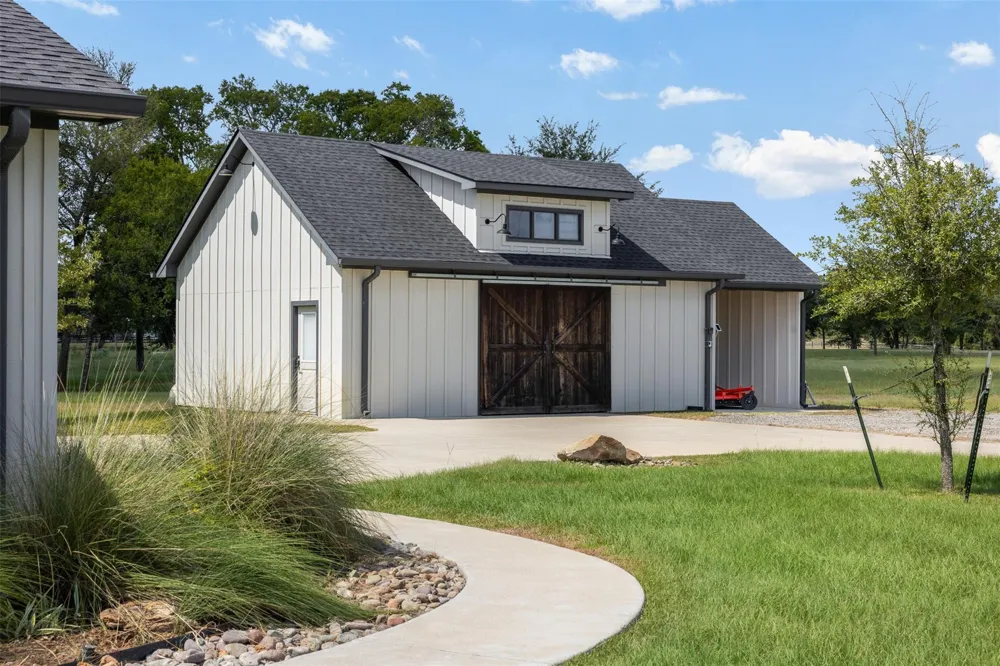 1847 County Road 202 Caldwell, TX 77836