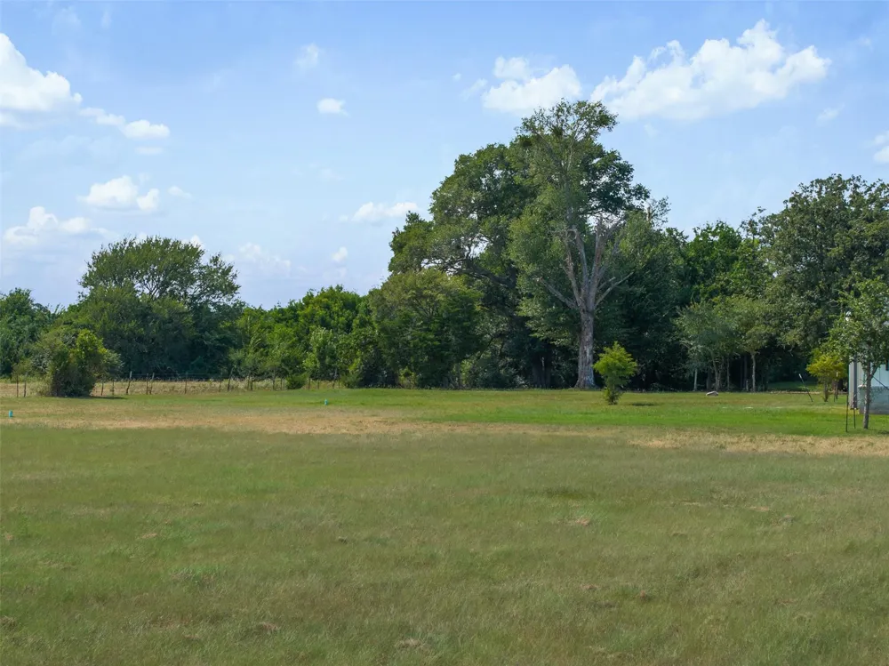 1847 County Road 202 Caldwell, TX 77836