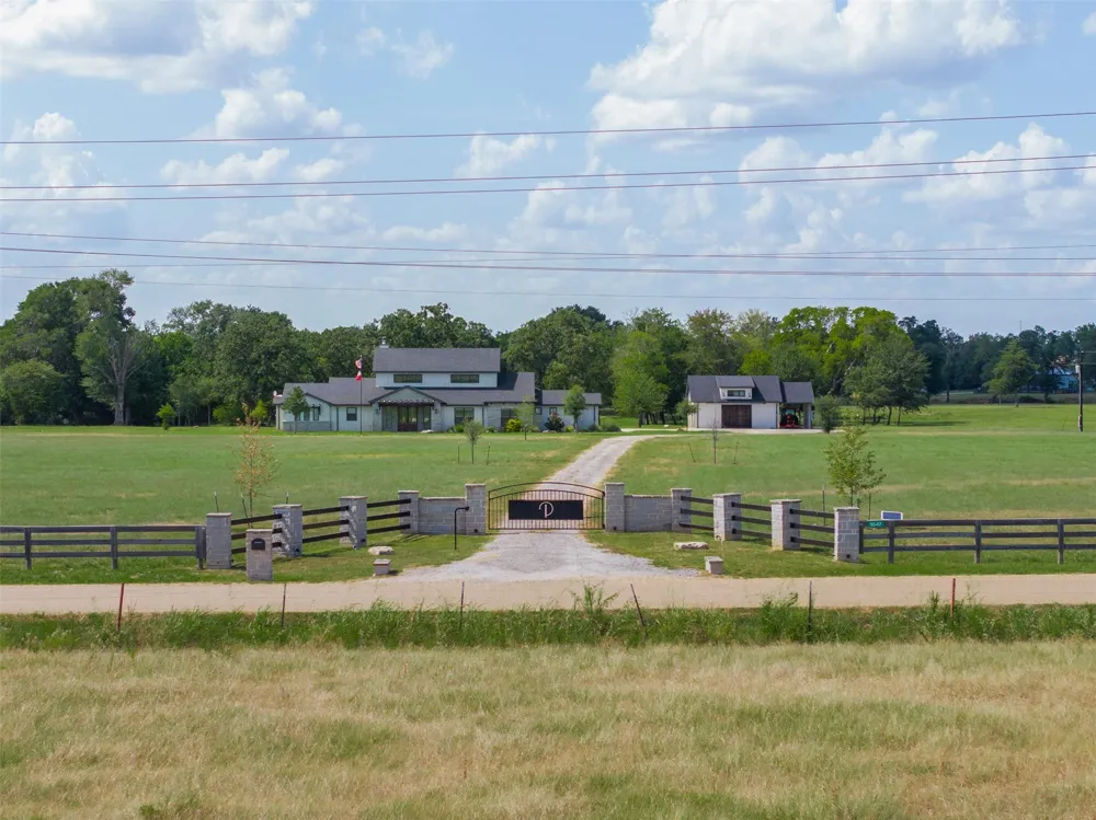 1847 County Road 202 Caldwell, TX 77836