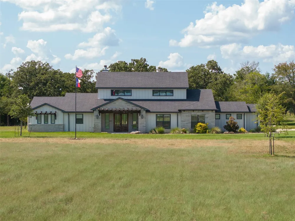 1847 County Road 202 Caldwell, TX 77836