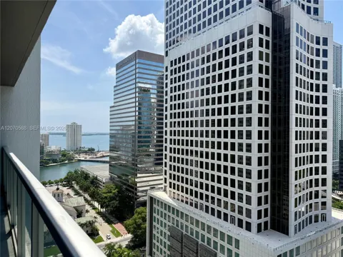 55 SE 6th St #2404