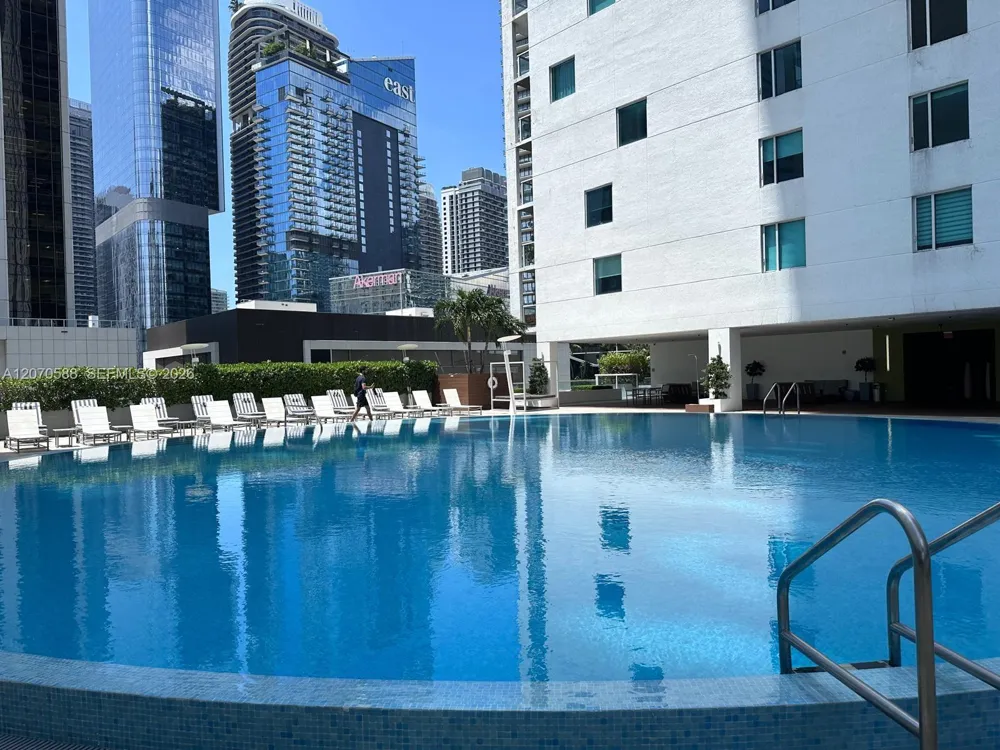 55 SE 6th St #2404 Miami, FL 33131