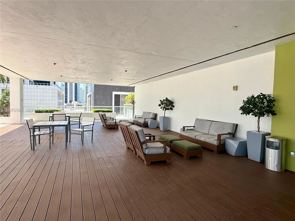 55 SE 6th St #2404 Miami, FL 33131