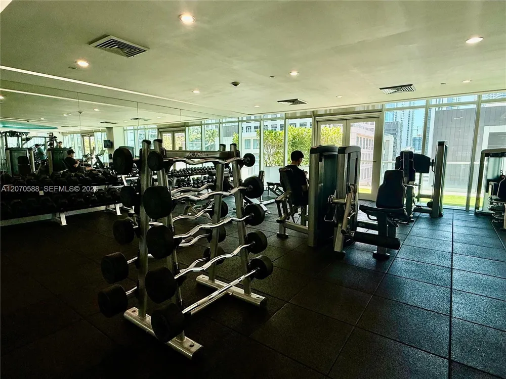 55 SE 6th St #2404 Miami, FL 33131