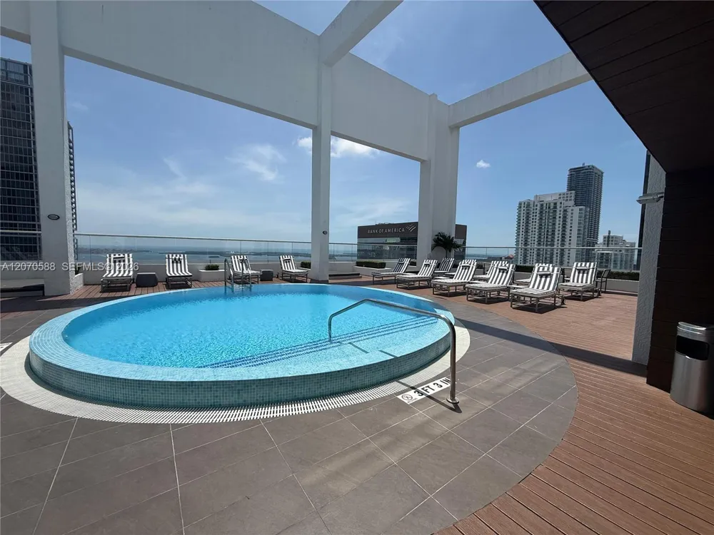 55 SE 6th St #2404 Miami, FL 33131