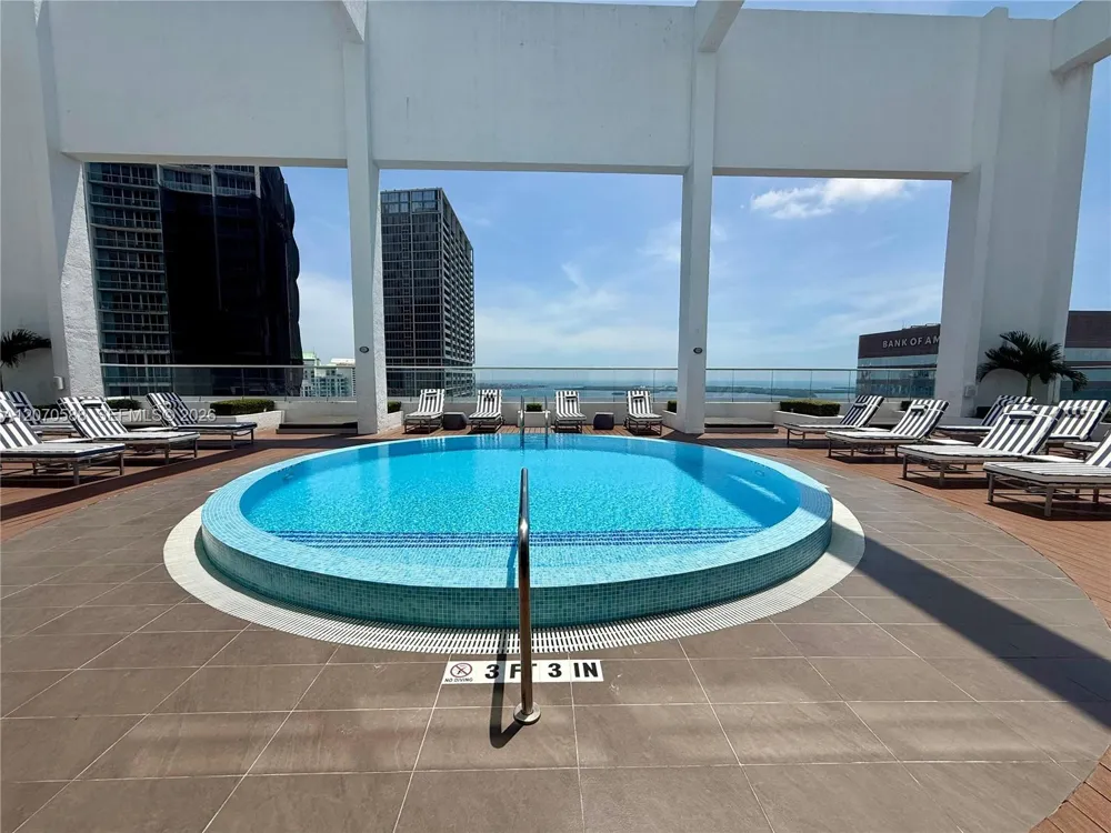 55 SE 6th St #2404 Miami, FL 33131